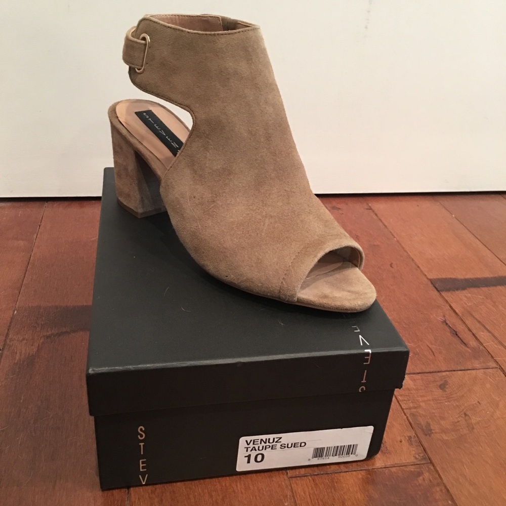 Tan Suede Venuz Steven by Steve Madden Booties